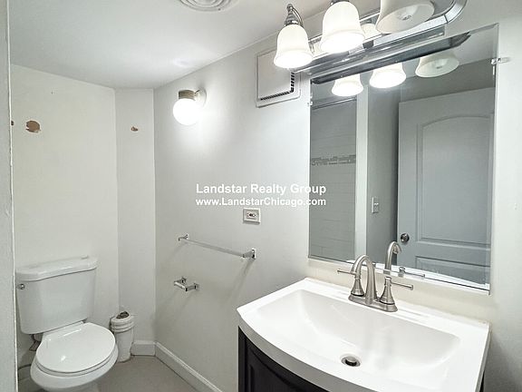 5th image of 1160 N La Salle Dr #G