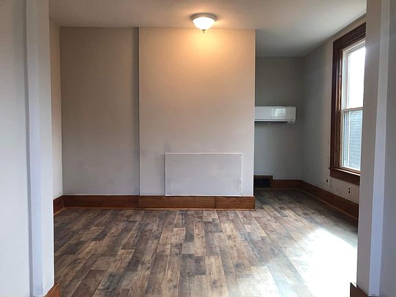 2nd image of 923 Cumberland Dr #C