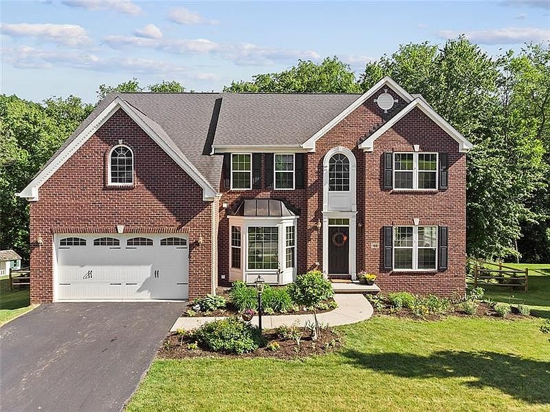 1st image of 168 Sweetwater Dr