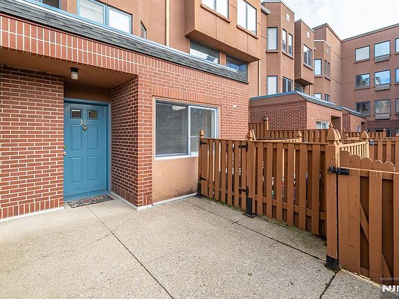 3rd image of 311 Hancock Court #311