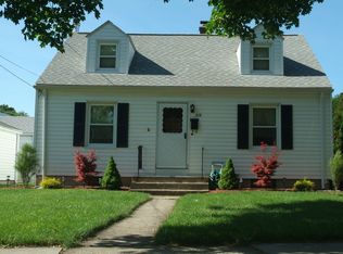 216 Plumtree Rd, Springfield, MA 01118