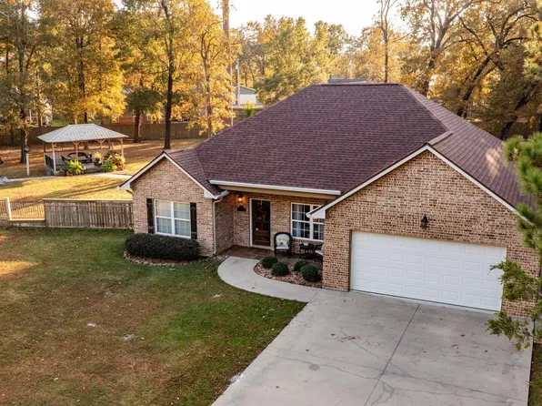 203 Lariat Ln, Livingston, TX 77351