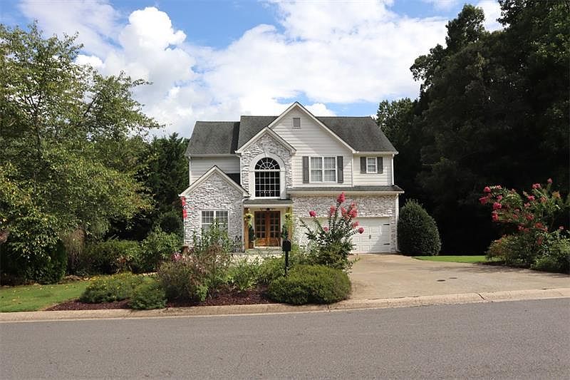 1st image of 551 Wentworth Ct