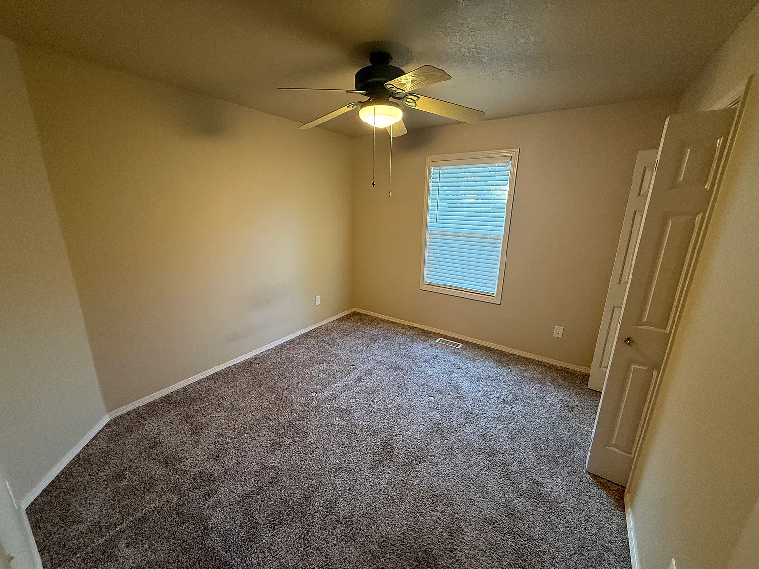 3 bed, 1546 sqft, $2,100 — Photo 3