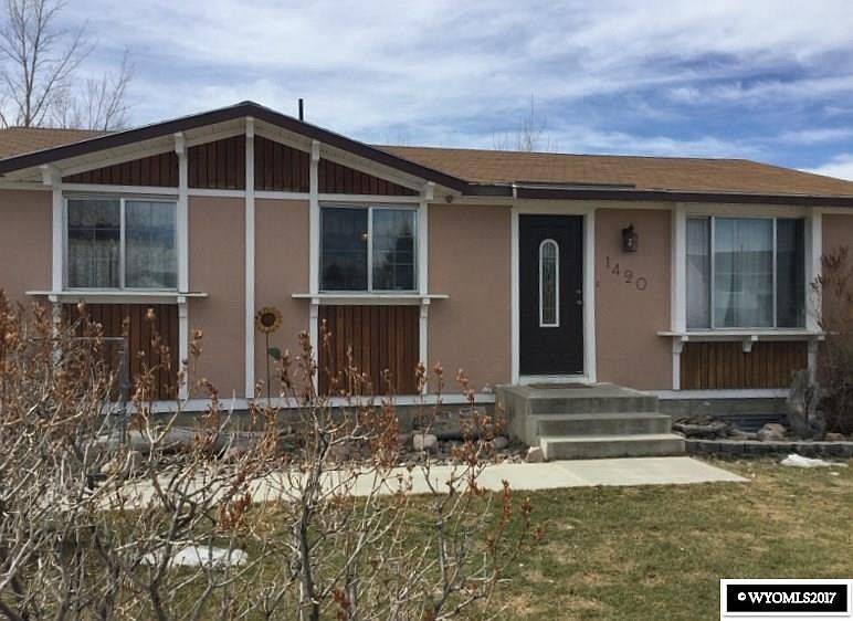 1st image of 1420 Gannett Cir