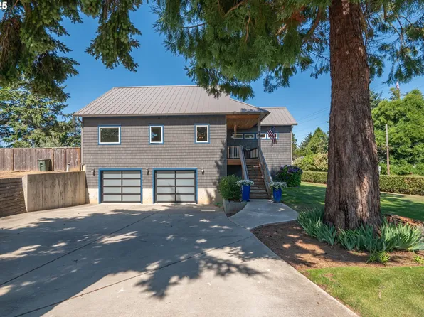 98 Harlem St SE, Bandon, OR 97411