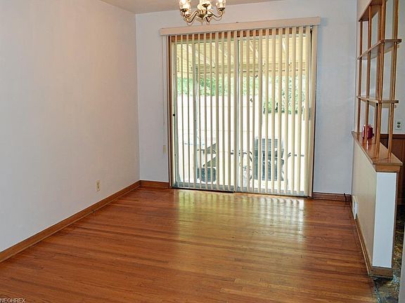 4th image of 625 E 300th St