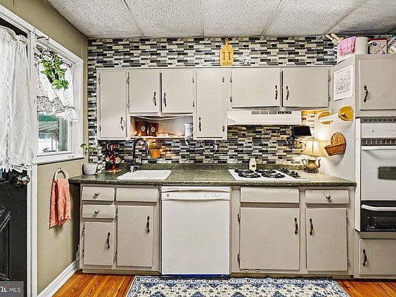 5th image of 7864 Charlesmont Rd
