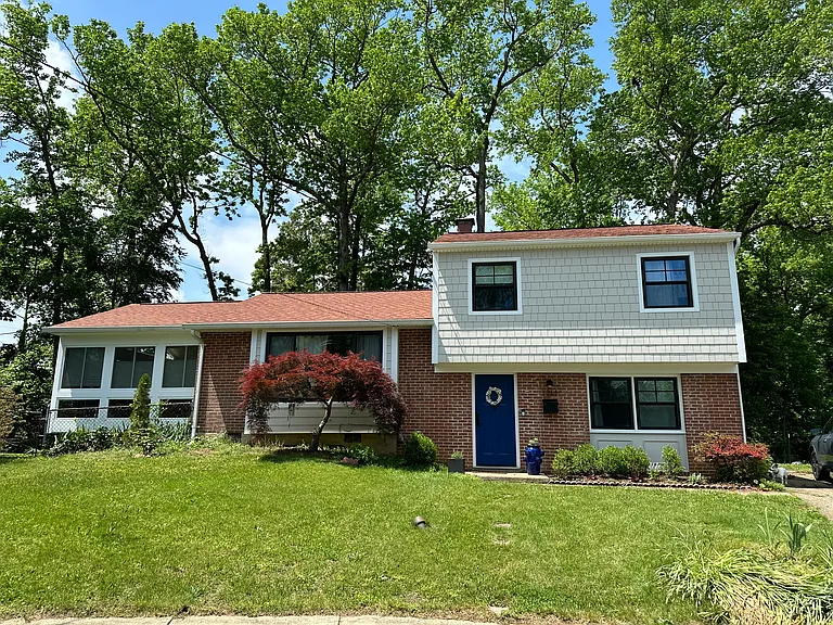 1211 Van Buren Cir — Photo 1