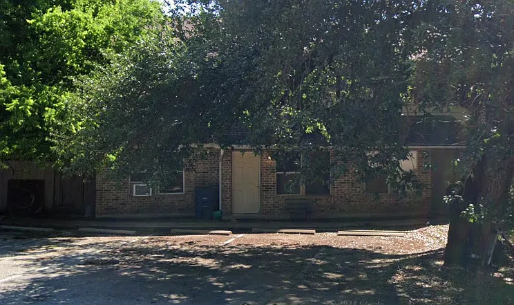 2 bed, 1.5 bath, 1300 sqft, $1,665 — Photo 1