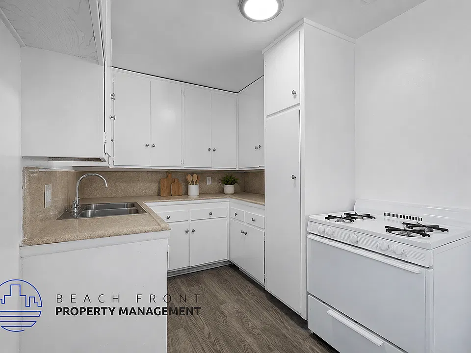 745-747 Venice Way