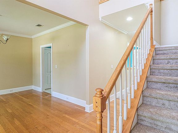 4th image of 11405 Ashton Ln W