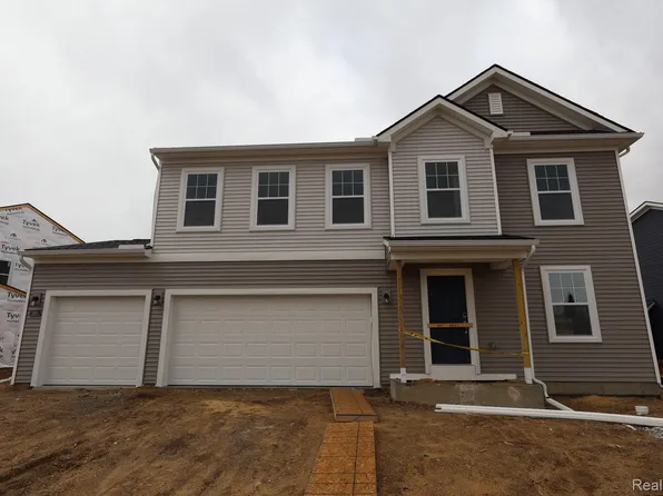 360 Hidden Riv W, Holly, MI 48442