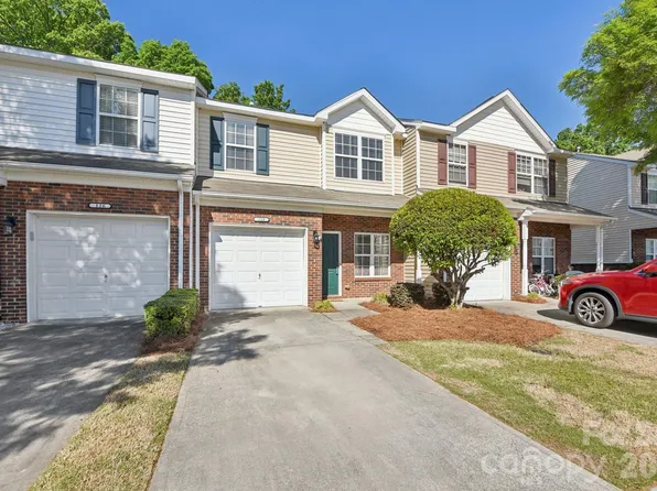 124 Clydesdale Ct, Matthews, NC 28104