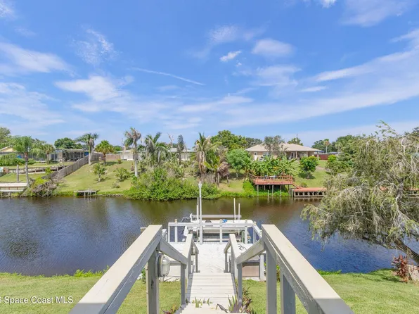 889 Vance Cir NE, Palm Bay, FL 32905
