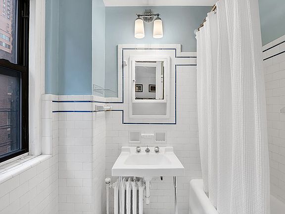 5th image of 457 W 57th St #611