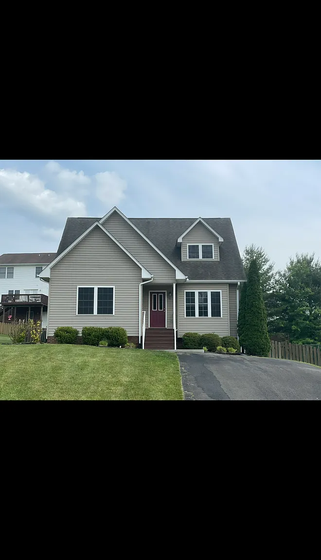 3 bed, 2.5 bath, 1893 sqft, $2,100 — Photo 1