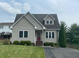 85 Johns Ct, Christiansburg, VA 24073