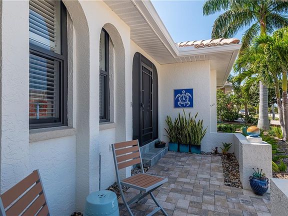 3rd image of 2837 La Mancha Ct