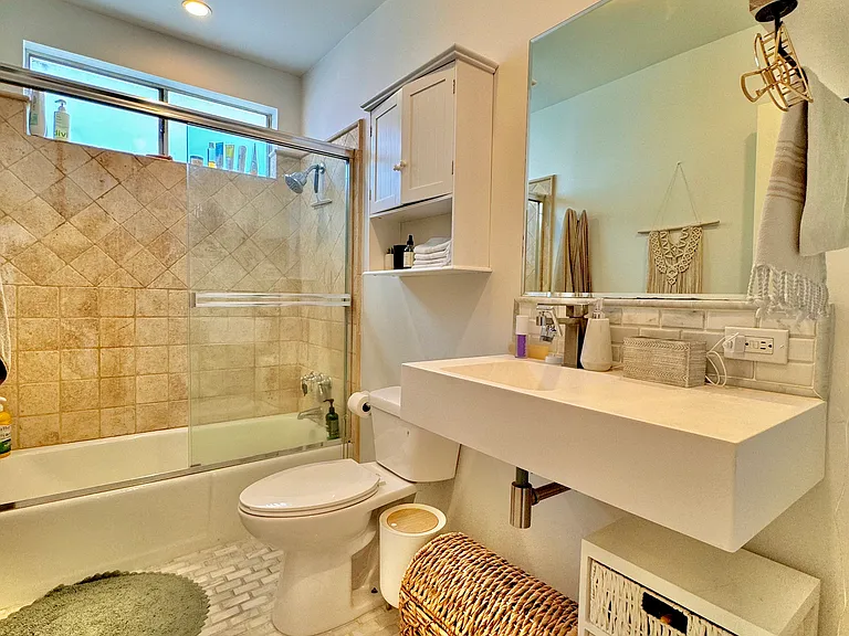 11730 Mayfield Ave #202B — Photo 7