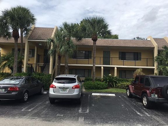 4th image of 919 Meadows Cir