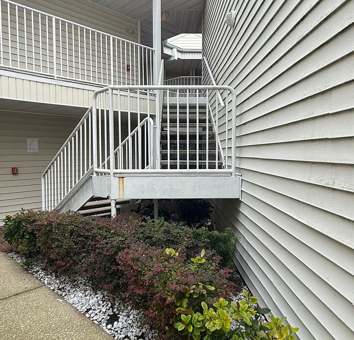 2 bed, 820 sqft, $1,550 — Photo 3