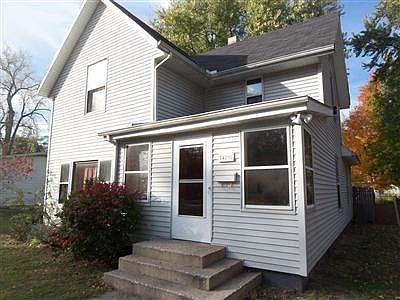 1st image of 429 E Division St