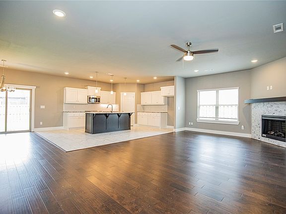 5th image of 2659 N Justin Dr