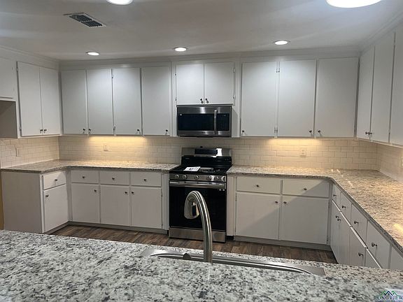 5th image of 606 Jasper Dr