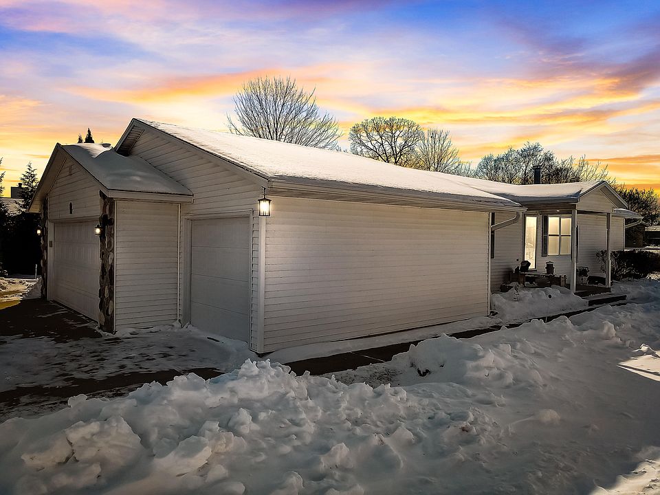 2nd image of 502 Foxmead Dr