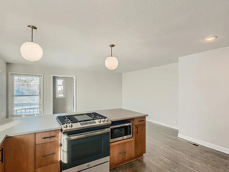 1314 Oxford St — Photo 5