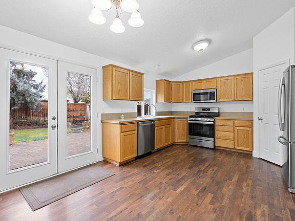5th image of 743 NE Cobblestone Ct
