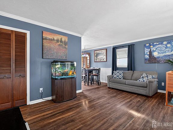 4th image of 77 W Arthur Pl