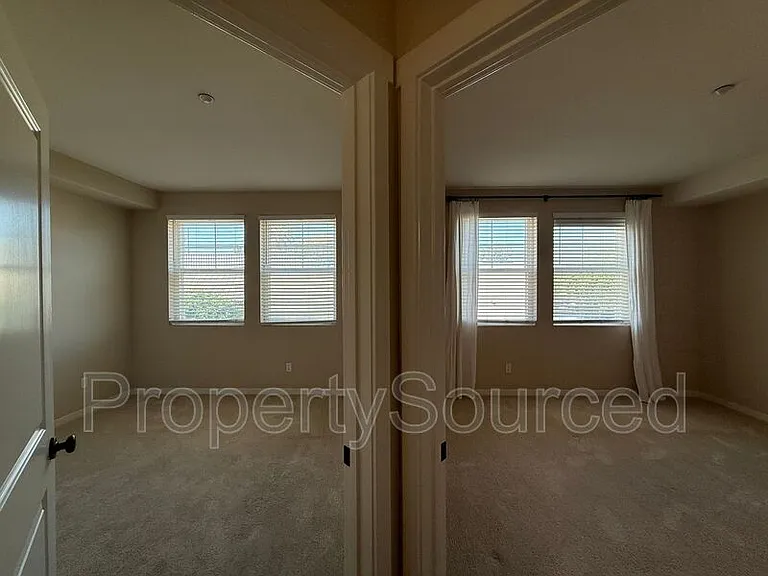 170 N North St #104 — Photo 20