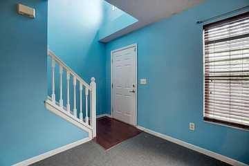 4th image of 525 McPherson Dr