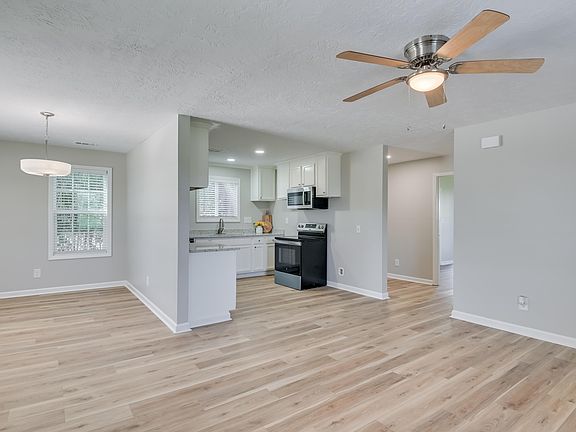 4th image of 1807 Old Savannah Rd
