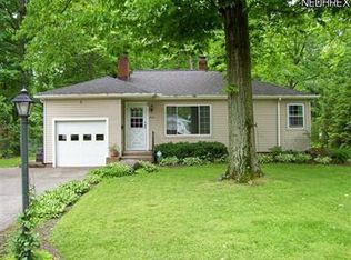 3980 Walter Rd, North Olmsted, OH 44070
