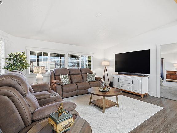 3rd image of 300 SW 7th Ave Unit 508