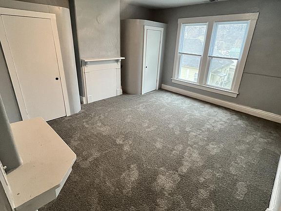 5th image of 150 Montgomery Ave
