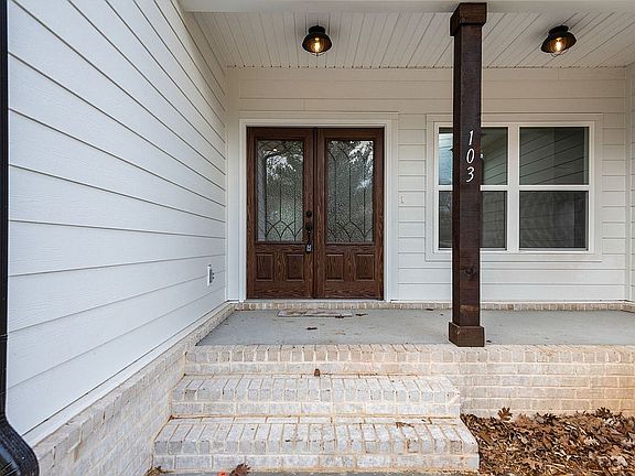 3rd image of 103 Winchester Ln