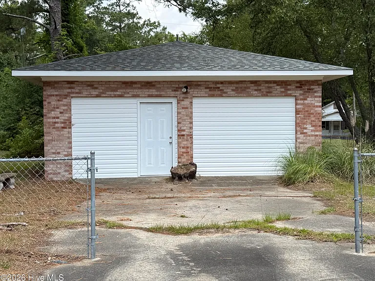 27 Vermont Ave — Photo 28