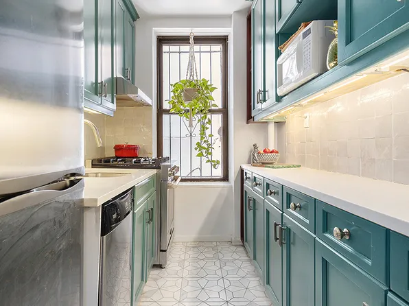 210 West 103rd Street image 5 of 8