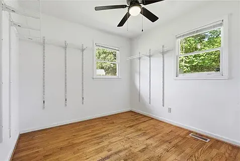 700 Woodmont Cir — Photo 6