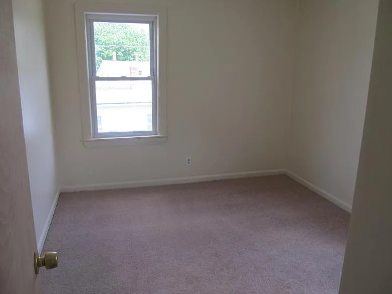 3 bed, $1,850 — Photo 4