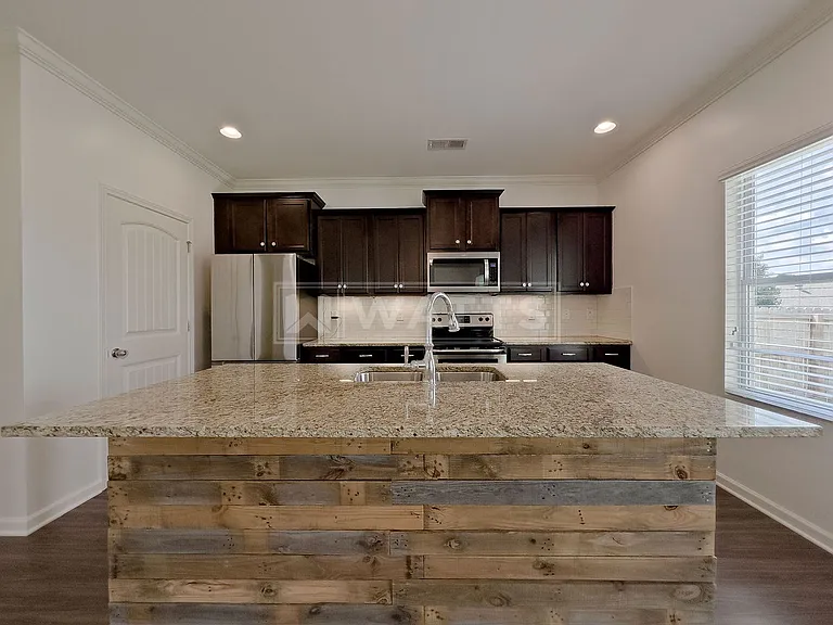 5081 Bella Ct — Photo 9