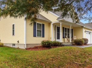 28 Dixon Dr, Litchfield, NH 03052