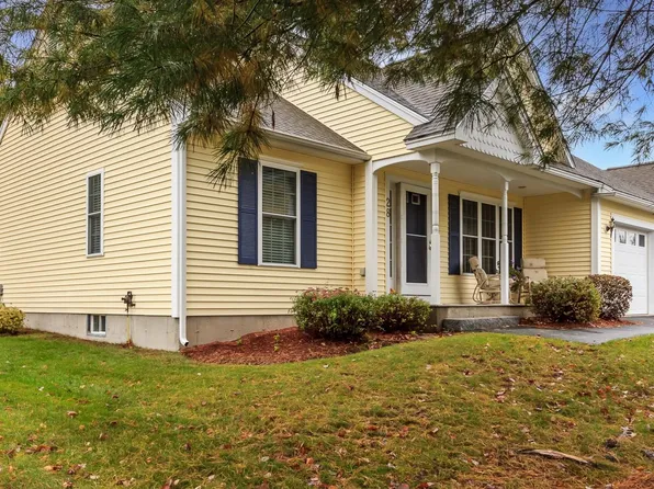 28 Dixon Drive, Litchfield, NH 03052