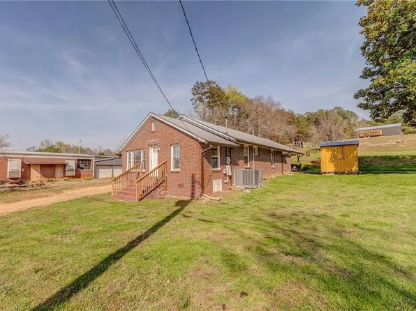 21 School St, Rydal, GA 30171