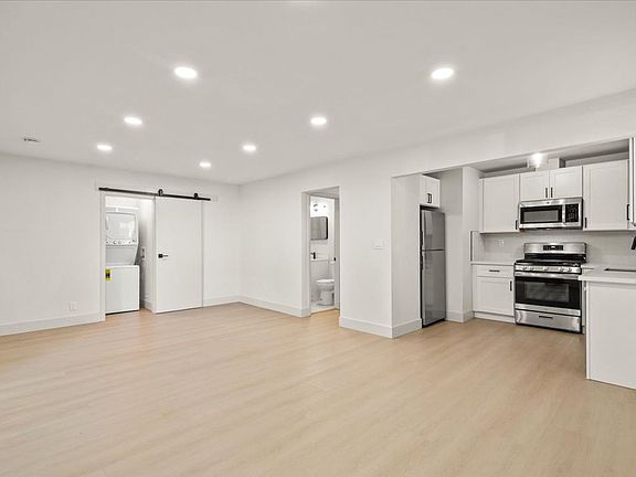 4th image of 20650 Park Cir W #2
