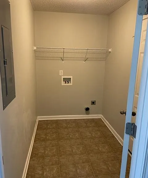 2841 Weathersby Dr — Photo 10